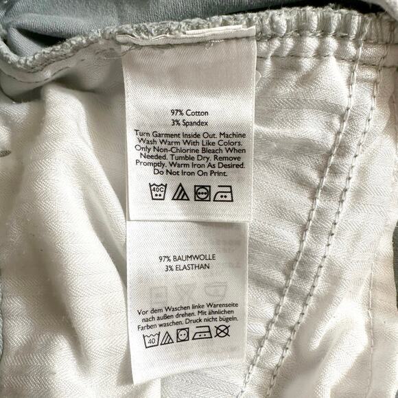 Eddie Bauer Womens Legendwash Stretch Curvy Fit Chino Shorts Gray Plus Size 16 - Picture 6 of 6